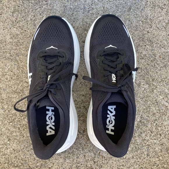 Hoka Bondi 9 - Black and White. Size 9 Mens - Picture 2 of 6